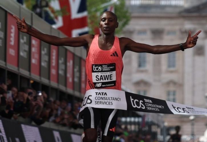 Μαραθώνιος Λονδίνου: Έγραψε ιστορία ο Σάουε - Τον έτρεξε σε λιγότερο από δύο ώρες