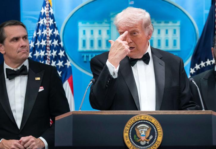 Ένοπλος επιχείρησε να εισβάλει στο Δείπνο των Ανταποκριτών του Λευκού Οίκου που παρέθετε ο Τραμπ