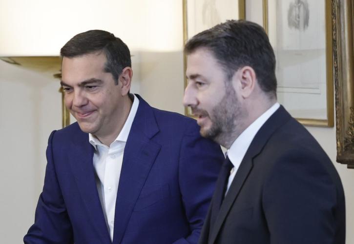 Τα νέα μέτρα, η σέλφι του Ανδρουλάκη και ο αμετανόητος Τσίπρας