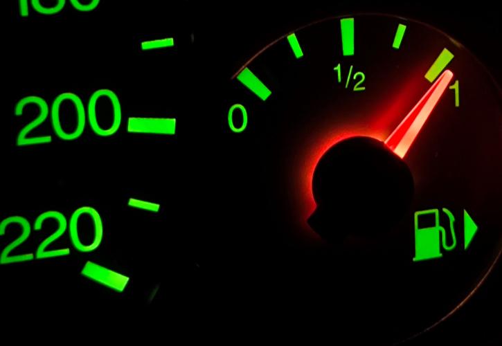 Πετρέλαιο κίνησης: Aπό τα ξημερώματα ξεκινά η μείωση στην αντλία - Fuel Pass πριν το Πάσχα