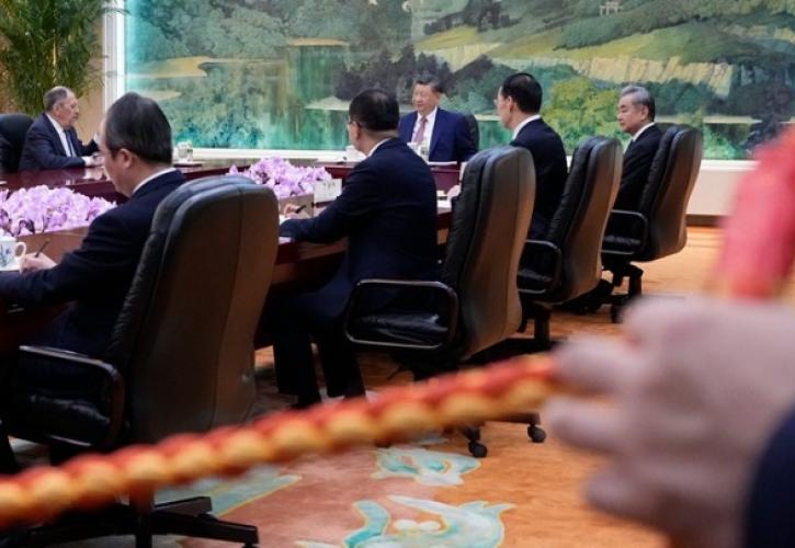 Στο Πεκίνο ο Λαβρόφ: Η Ρωσία είναι έτοιμη να «ισοσκελίσει» το έλλειμμα ενεργειακών πόρων της Κίνας