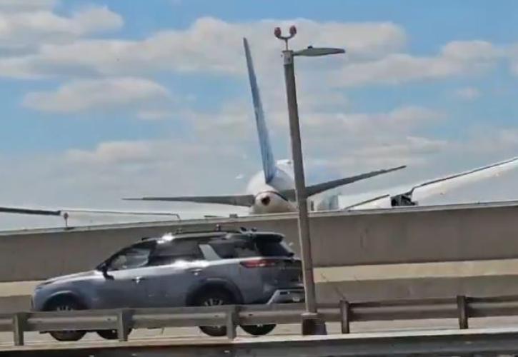 ΗΠΑ: Boeing της United Airlines χτύπησε στύλο φωτισμού και φορτηγό
