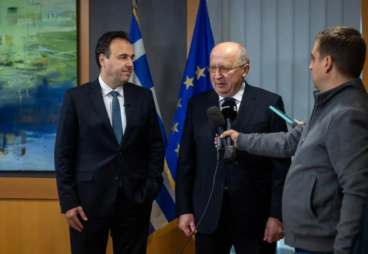 Συνάντηση Παπαστεργίου με τον Επίτροπο Άμυνας και Διαστήματος της ΕΕ