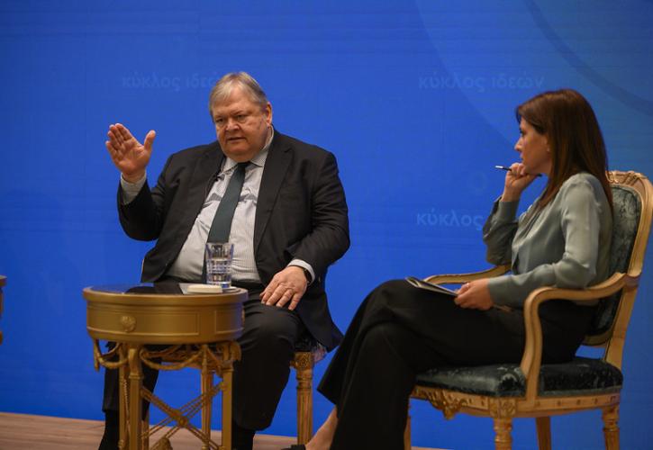 Βενιζέλος: Η κοινωνία είναι δυσαρεστημένη, φοβισμένη και καχύποπτη απέναντι στο αφήγημα που επιχειρείται να της επιβληθεί