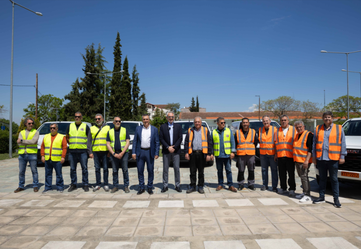 Δωρεά 12 οχημάτων από την Εθνική Ασφαλιστική στην Περιφέρεια Θεσσαλίας