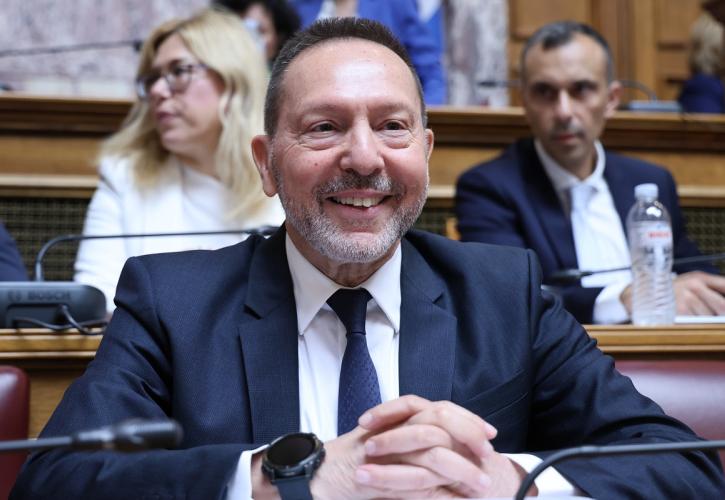 Εγκρίθηκε η ανανέωση της θητείας Στουρνάρα στην ΤτΕ από τη Βουλή