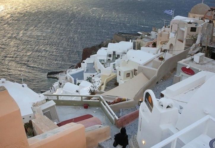 Σαντορίνη: Πλαφόν στην κρουαζιέρα, αναβάθμιση υποδομών και στοίχημα η βιωσιμότητα