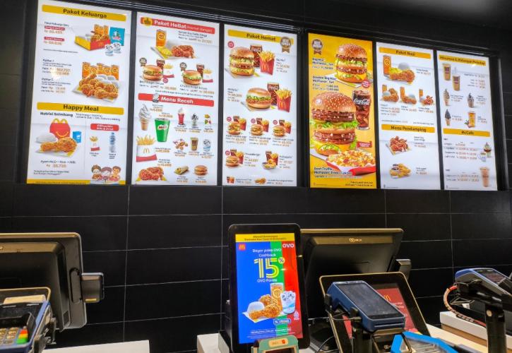 Μελέτη: Σύμμαχος των ατόμων με υπερφαγική διαταραχή η αναγραφή των θερμίδων στο μενού σε καφέ, εστιατόρια