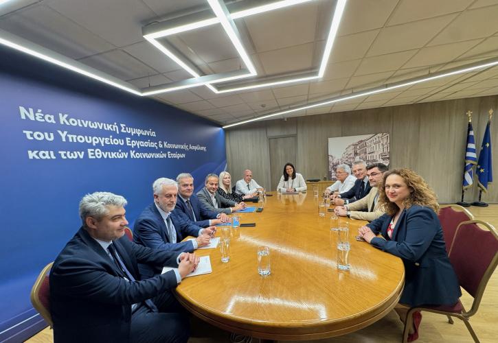 Κεραμέως: Πάνω από 50 προτάσεις κοινωνικών εταίρων έγιναν αποδεκτές για την ισότητα αμοιβών