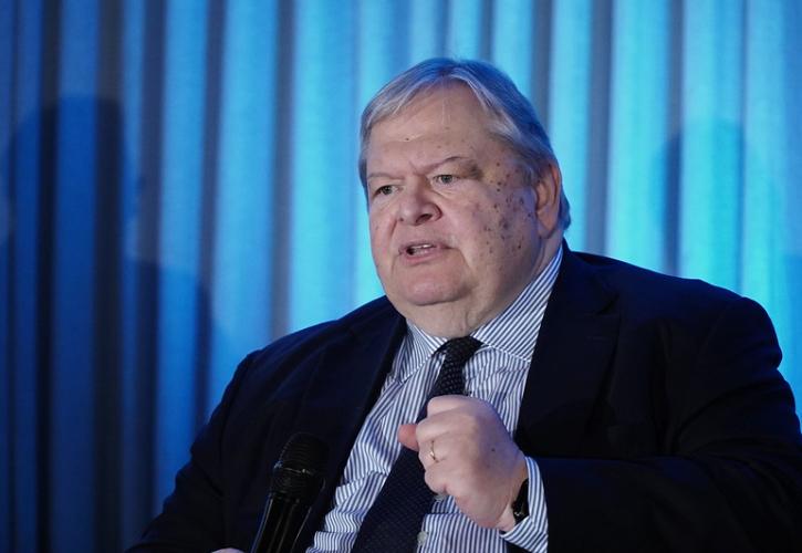 Βενιζέλος για ΑΙ: Η ΕΕ δεν ορίζει, ούτε επηρεάζει καθ’ οιονδήποτε τρόπο τις εξελίξεις