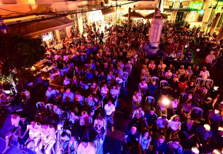 Η «Θάλασσα Μάνα ΙΙ» γέμισε τον Πόρο με μουσική, συγκίνηση και συλλογική δύναμη