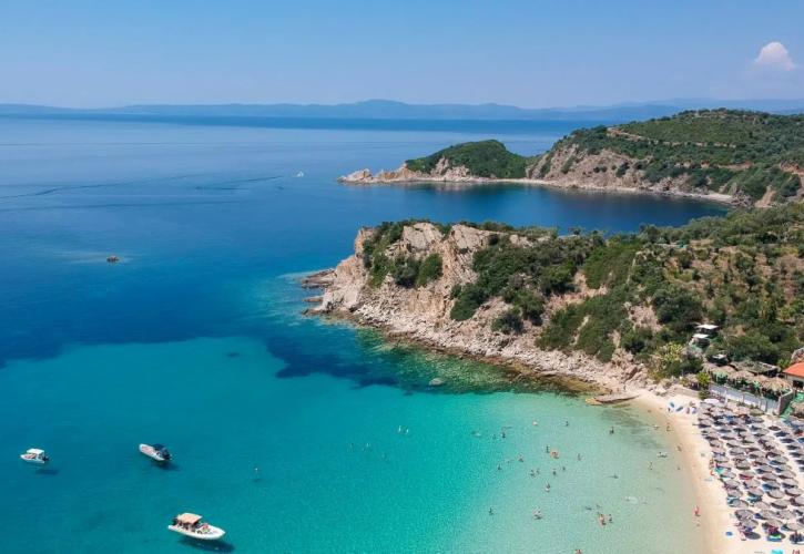 Αμμουλιανή: Απόδραση στο μοναδικό κατοικημένο νησί της Χαλκιδικής