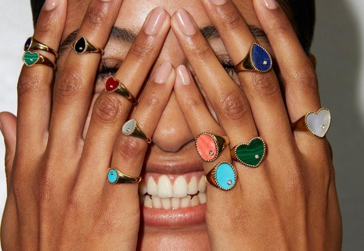 Όταν το fine jewelry συναντά το parisian cool: Η Yvonne Léon στον SERKOS