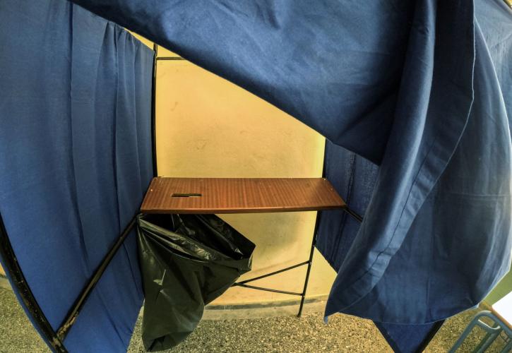 Δημοσκόπηση Opinion Poll: Πρώτη η ΝΔ με 30,5% - 2ος ο Τσίπρας και 3η η Καρυστιανού