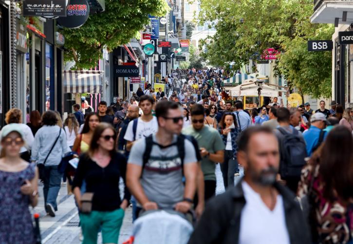Πότε ξεκινούν οι θερινές εκπτώσεις - Η Κυριακή με ανοιχτά καταστήματα