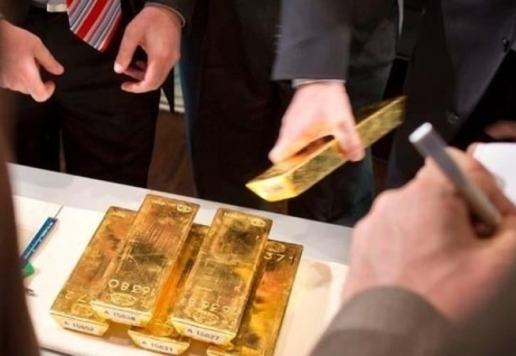 Χρυσός: Γιατί κατρακύλησε σχεδόν 30% η τιμή του μέσα σε πέντε μήνες