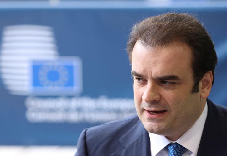 Πιερρακάκης: Νομοθετική ρύθμιση για προστασία της ενίσχυσης που χορηγείται σε μαθητές με προβλήματα ακοής
