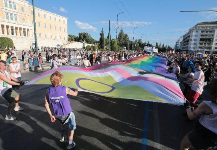 Ολοήμερες εκδηλώσεις του Athens Pride στο Σύνταγμα με παρέλαση και παράλληλες καλλιτεχνικές και ακτιβιστικές δράσεις