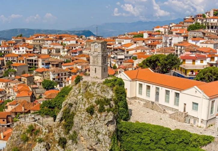 Καλοκαίρι στην Αράχωβα: Δροσερές βόλτες στη φύση και τοπία που κόβουν την ανάσα