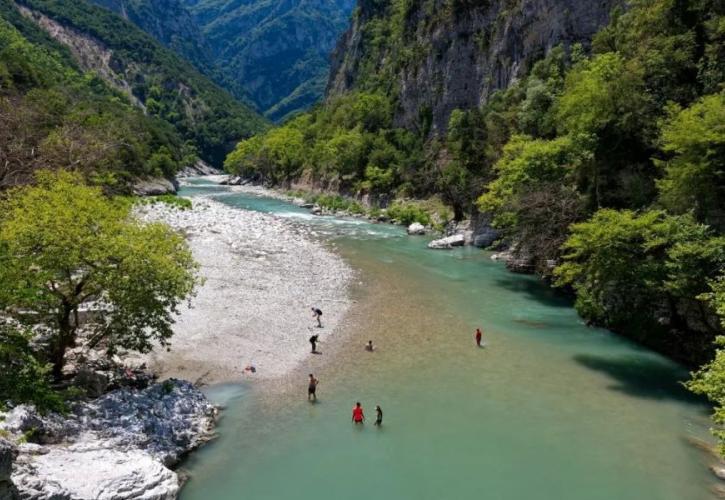 6 καλοκαιρινοί προορισμοί στην Ελλάδα για όσους δεν αντέχουν τη ζέστη