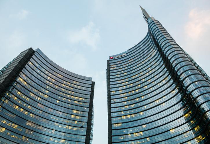 Αιχμές από τη UniCredit για το ελληνικό growth story