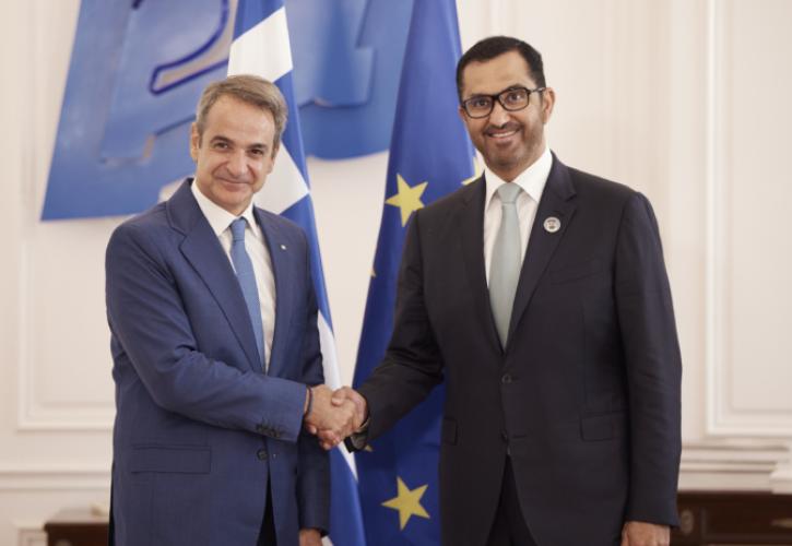 Συνάντηση Μητσοτάκη με τον υπουργό Βιομηχανίας και Προηγμένης Τεχνολογίας των ΗΑΕ