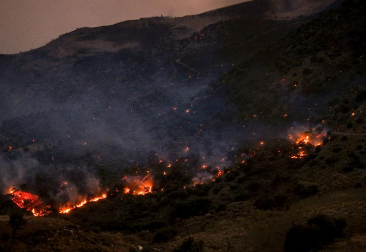 Ολονύχτια μάχη με τις φλόγες σε Ρέθυμνο, Πάρο, Άνδρο, Κάλυμνο - Στάχτη 45.000 στρέμματα στην Κρήτη