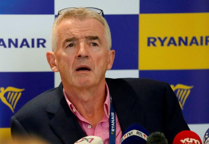 CEO της Ryanair: Σε «ζημιά από ξένο αντικείμενο» αποδίδει το σπασμένο παράθυρο