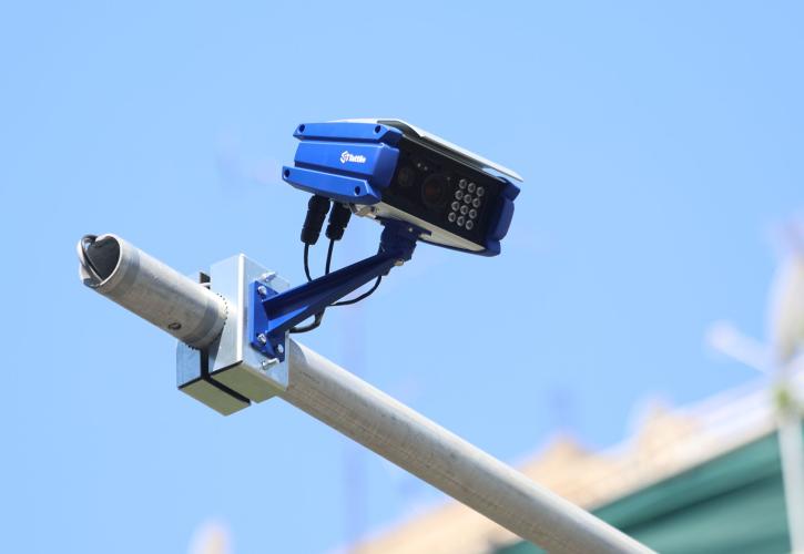 Πιάνουν δουλειά οι 388 νέες έξυπνες κάμερες στους δρόμους της Αθήνας - Το μήνυμα Χαρδαλιά