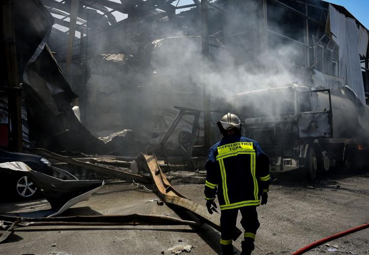 Τρεις συλλήψεις για την τραγωδία με έκρηξη σε εργοστάσιο στα Εξαμίλια