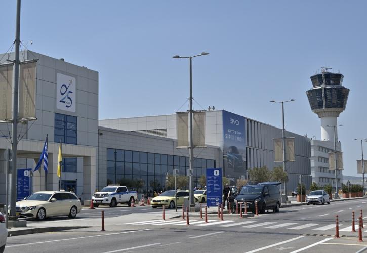 Τουρισμός: Η Αθήνα αυξάνει τις συνδέσεις με την «ακριβή» αμερικανική αγορά