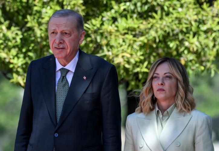 Τηλεφωνική συνομιλία Μελόνι-Ερντογάν ενόψει της συνόδου ΝΑΤΟ