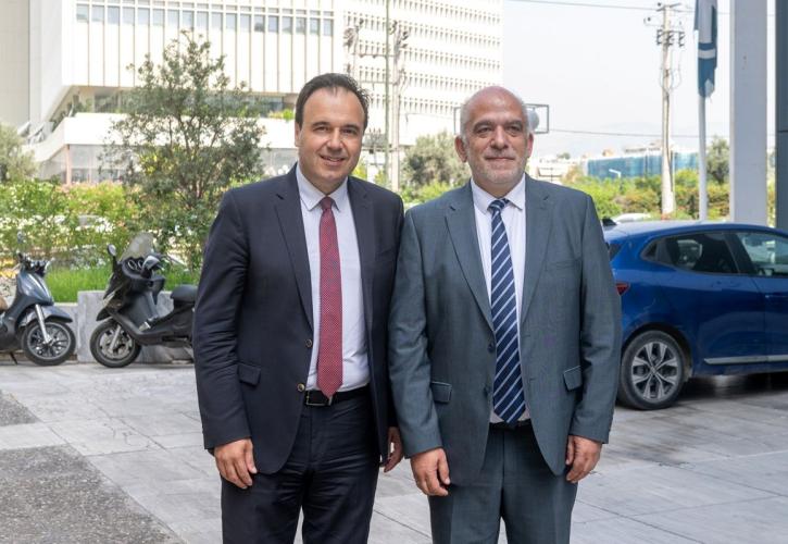 Συνάντηση Παπαστεργίου με το νέο ΔΣ της ΕΕΤΤ - Στο επίκεντρο η προστασία των καταναλωτών