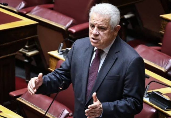 «Επιτελικά» νεύρα με τον Βλάχο - Μηνύματα και σε «γαλάζιους» για την 13η σύνταξη - Τι συζητούν στον ΣΥΡΙΖΑ