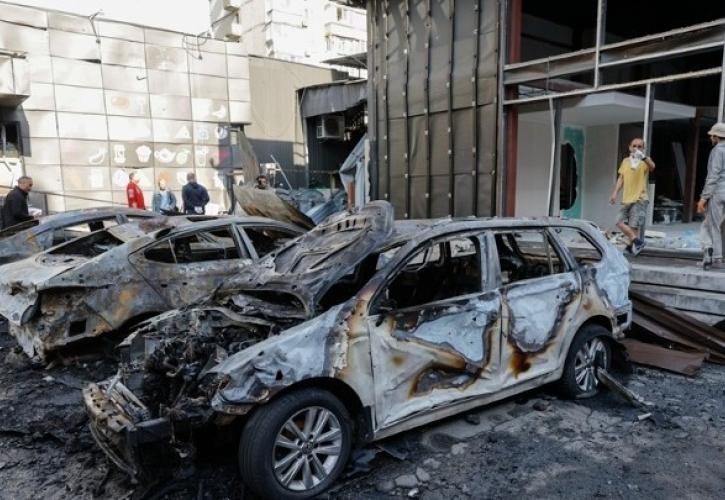 Τουλάχιστον 22 νεκροί από ρωσικούς βομβαρδισμούς στο Κίεβο