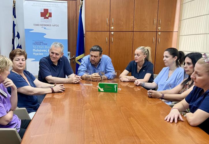 Χαρακόπουλος με νοσηλευτές στο ΓΝ Λάρισας: Αναγνώριση της προσφοράς νοσηλευτών η ένταξη στα βαρέα - ανθυγιεινά
