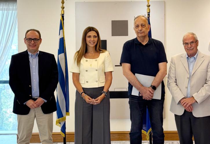 Ζαχαράκη: Η ελληνική γλώσσα είναι ο ζωντανός δεσμός του Οικουμενικού Ελληνισμού