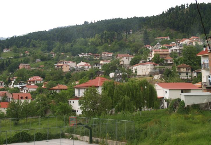 Το ελληνικό χωριό που αντιστέκεται στο δημογραφικό: Το 70% των ζευγαριών είναι πολύτεκνα ή τρίτεκνα