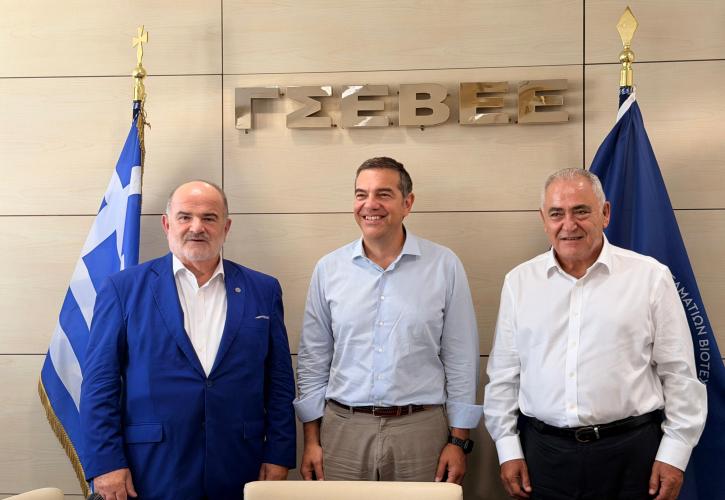 Συνάντηση Τσίπρα με Καββαθά και Χατζηθεοδοσίου