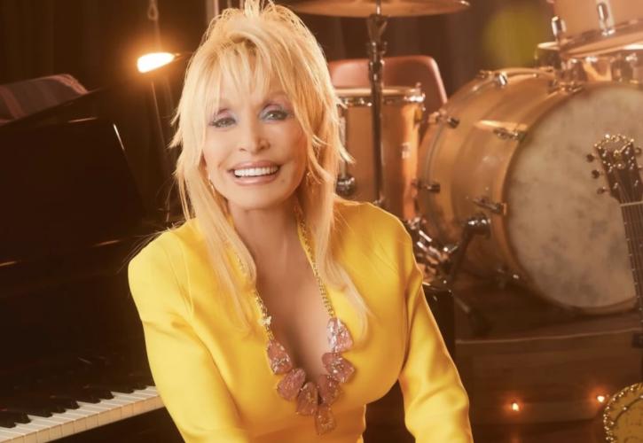 Η Ντόλι Πάρτον και η «Jolene»: Η ιστορία που κρύβεται πίσω από το θρυλικό τραγούδι