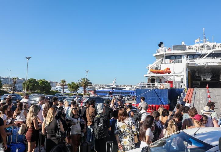 Κορυφώνεται η έξοδος των εκδρομέων - Στο 100% η πληρότητα σε πολλά δρομολόγια για Κυκλάδες