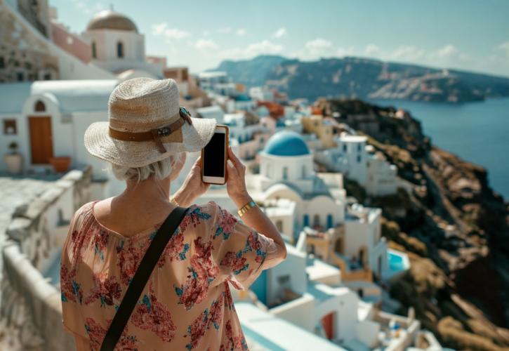 Σύνδρομο των Κυκλάδων: Πώς τα σοκάκια φθείρουν γόνατα και ισχία