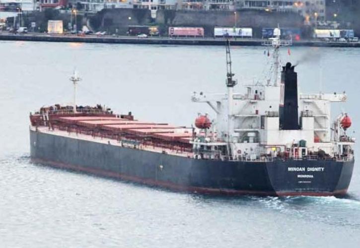 Νεκρός ναυτικός από επίθεση σε ελληνόκτητο πλοίο στα Στενά του Ορμούζ