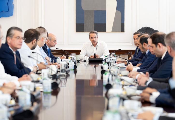 Διυπουργική υπό τον Μητσοτάκη: Τα μέτρα στήριξης για τους πυρόπληκτους