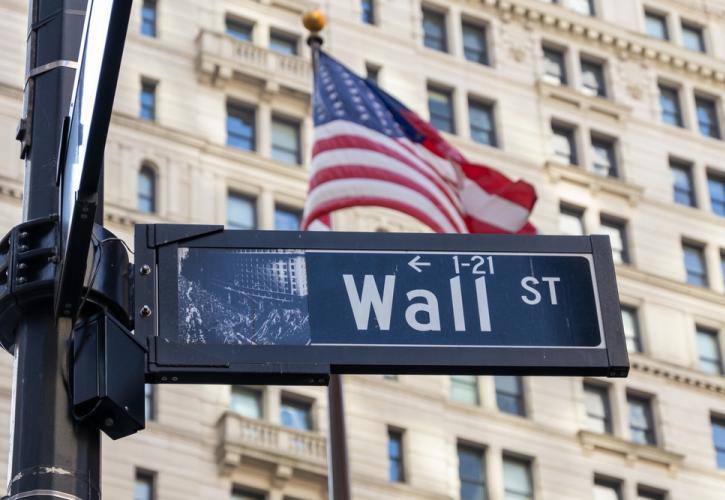 Απώλειες στη Wall Street λόγω της αβεβαιότητας για το Ορμούζ