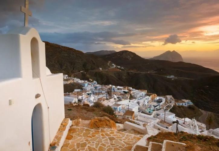 Ανάφη: Ένα νησί με ιδιαίτερη γοητεία και φανατικούς θαυμαστές