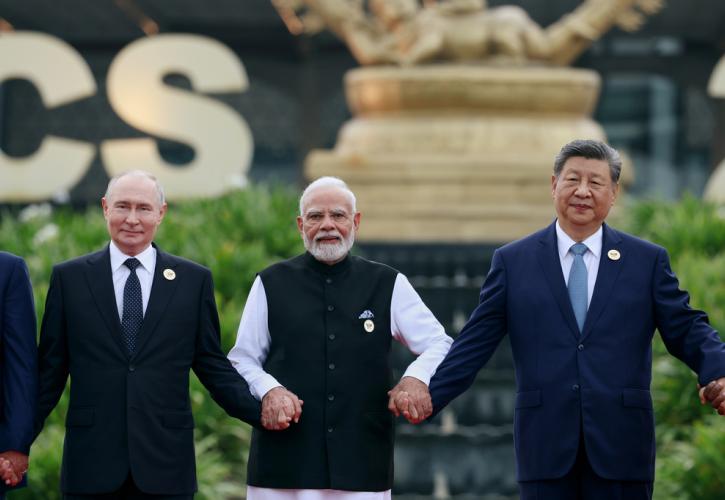 BRICS: Κίνα και Ινδία έτοιμες να βοηθήσουν στον τερματισμό του πολέμου στην Ουκρανία