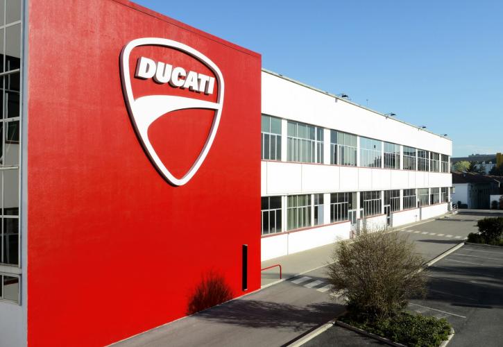 Bloomberg: «Πωλητήριο» στη Ducati εξετάζει να βάλει η VW