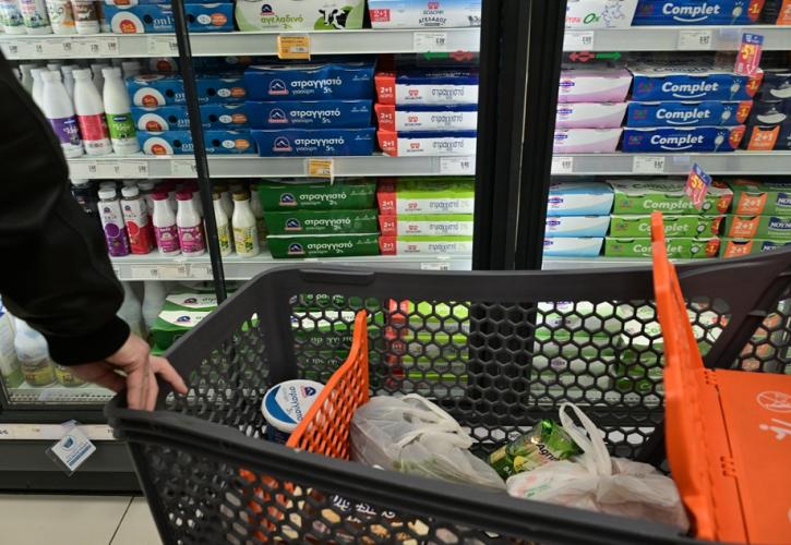 Έως 39 ευρώ τον μήνα η μέση εξοικονόμηση για τα νοικοκυριά από τη μείωση τιμών