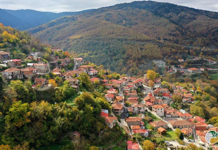 Τι μας λέει η αποχώρηση πολυμελούς οικογένειας από τη Φουρνά Ευρυτανίας; Απέτυχε το πείραμα ή όχι;